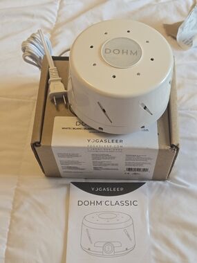 NIB Yogasleep Dohm Classic White Sound Machine